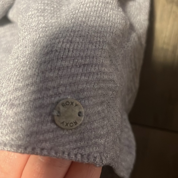 Women’s Sweater - Picture 2 of 3